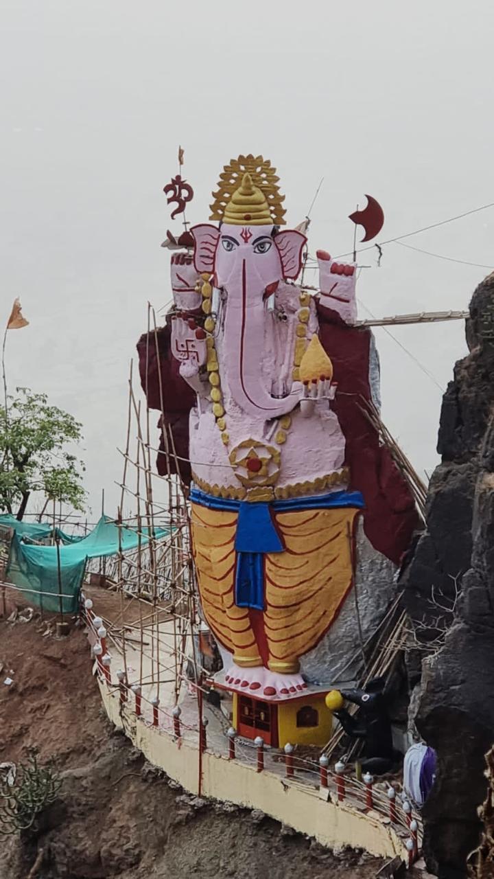 The massive 52 ft. Nisarg Raja of Neral, Raigad district. (Source: CKA Archives)