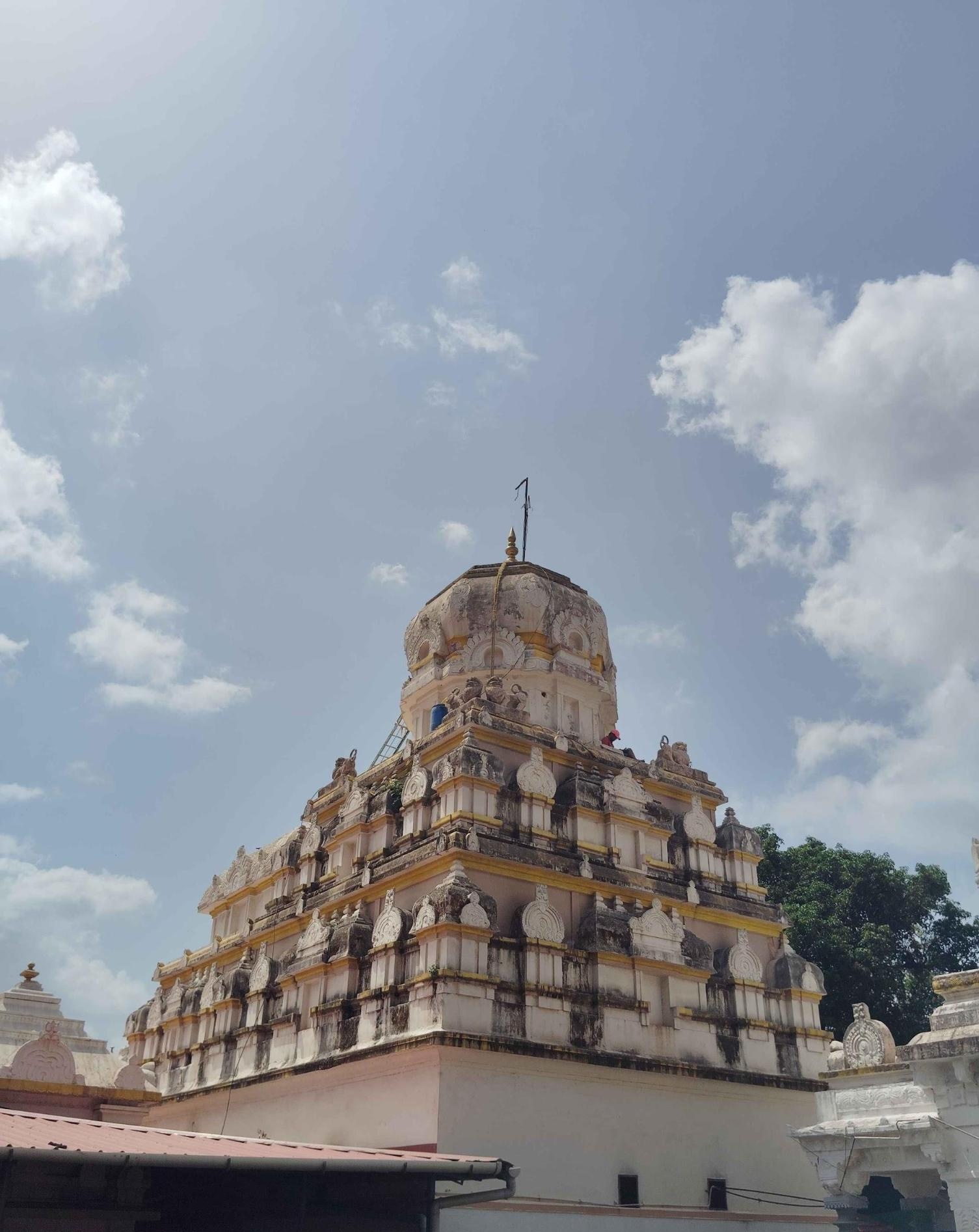 The shikhara of Parshuram Mandir, Ratnagiri, stands at a site closely associated with the legend of Parshuram (the sixth form of Bhagwaan Vishnu). (Source: CKA Archives)