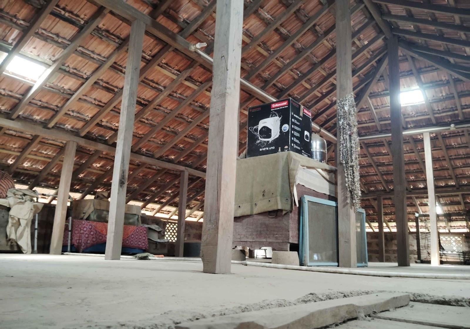 The strikingly spacious attic of the building. (Source: CKA Archives)