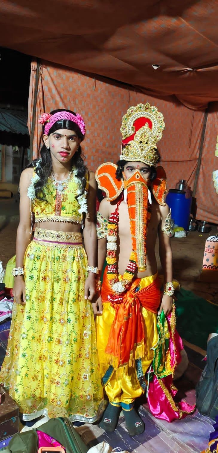 Child actors at a performance. (Source: CKA Archives)