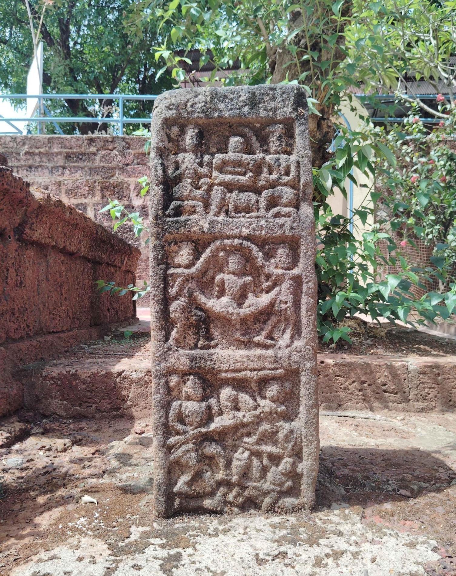 Close-up of the Veergal placed near theMandir’s boundary wall. In many ways,it serves as an indicator of older memorial traditions in the district.(Source: CKA Archives)