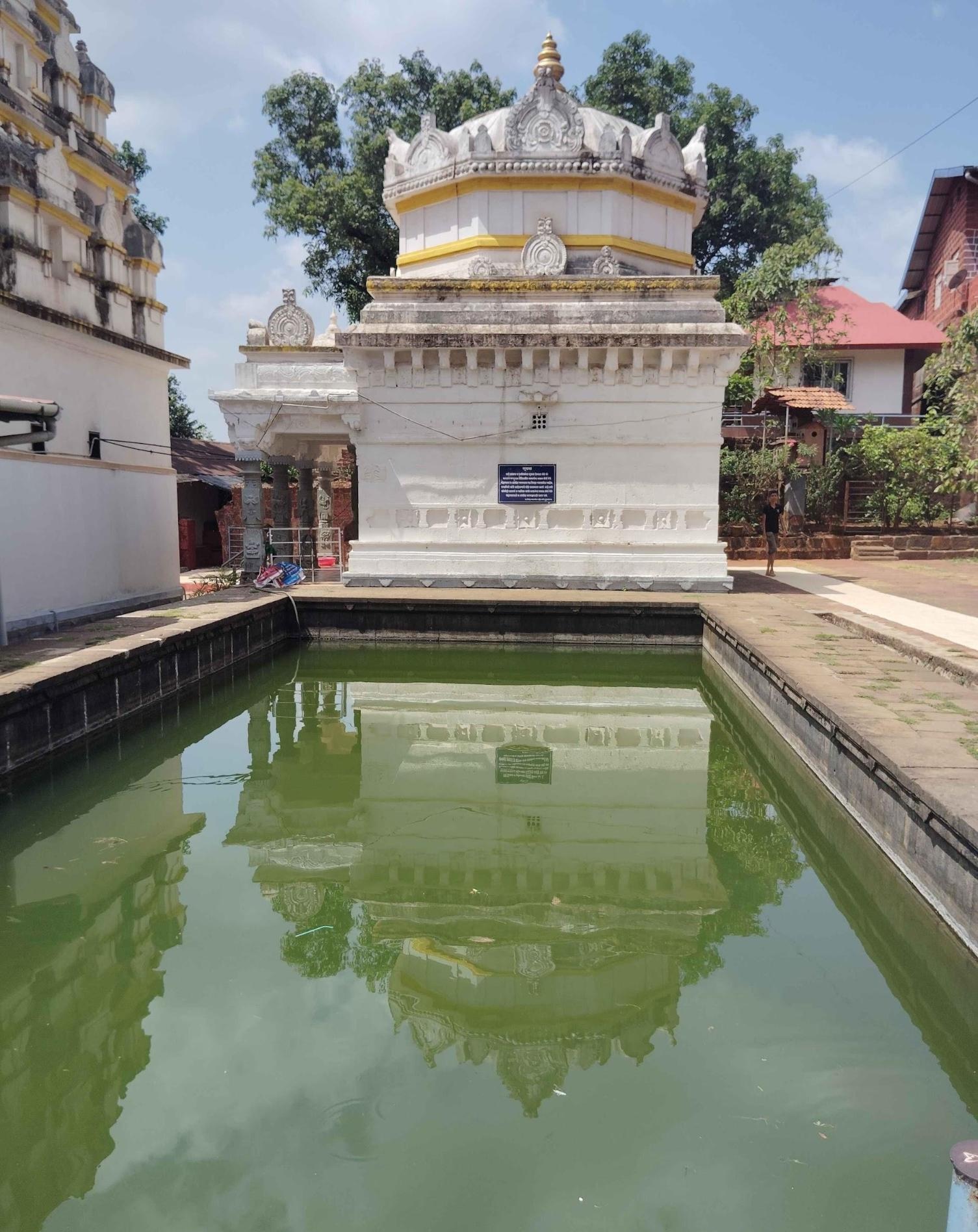 The Banganga Kund at the entrance of Parshuram Mandir, Ratnagiri, is used by visitors for ritual cleansing before entering the site. (Source: CKA Archives)