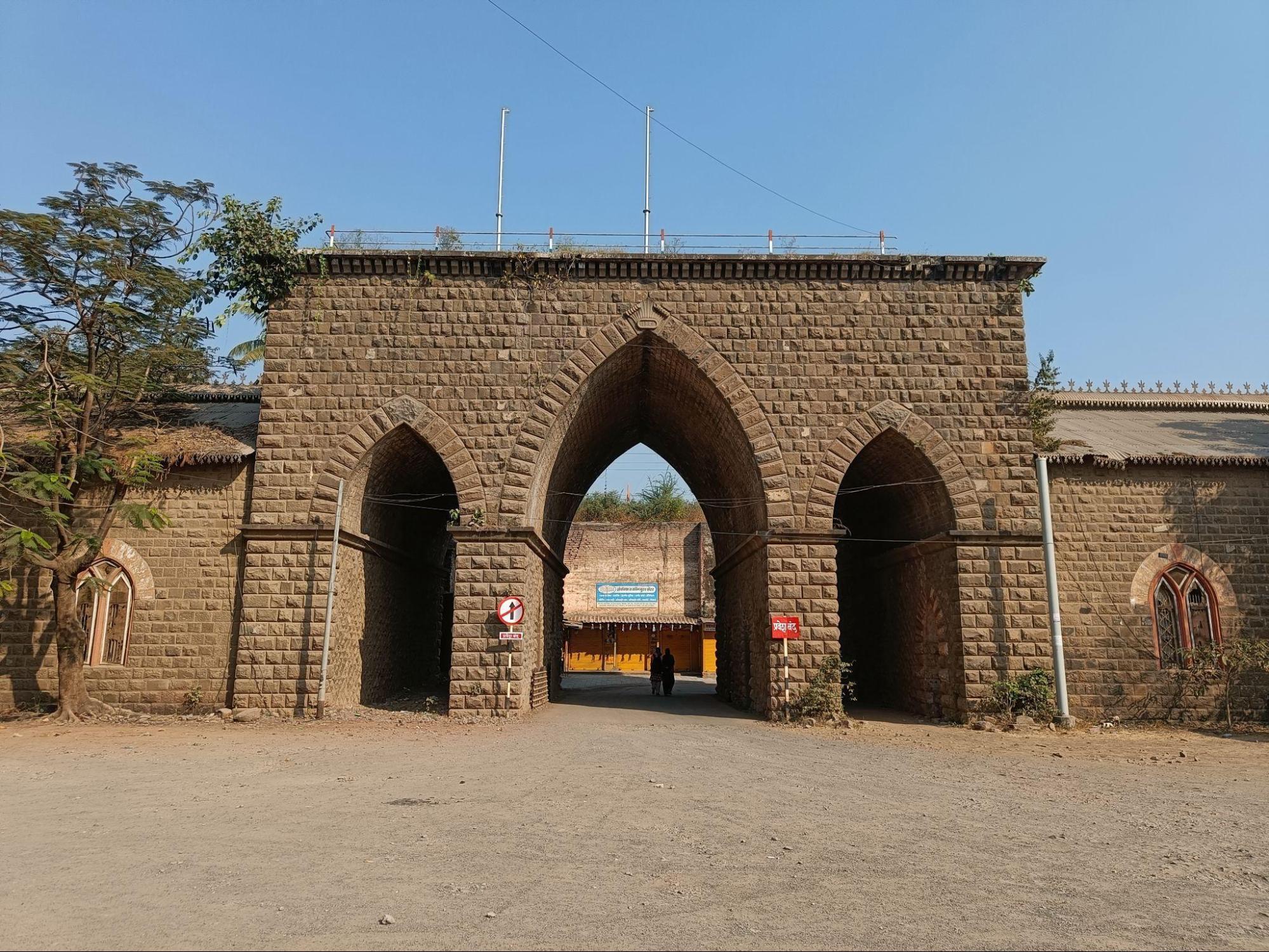 Entrance to Sangli fort, Sangli city built by Shrimant Chintaman Rao Patwardhan in the early 19th century. (Source: CKA Archives)