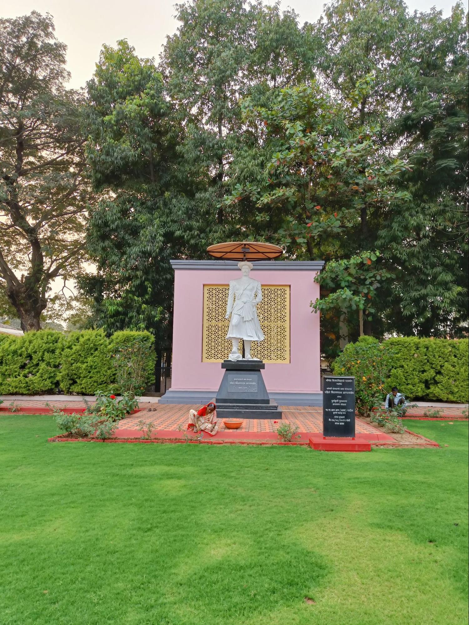 A life size statue of Shri Chintamanrao Appasaheb-I Patwardhan (1775-1851) in Sangli district. (Source: CKA Archives)