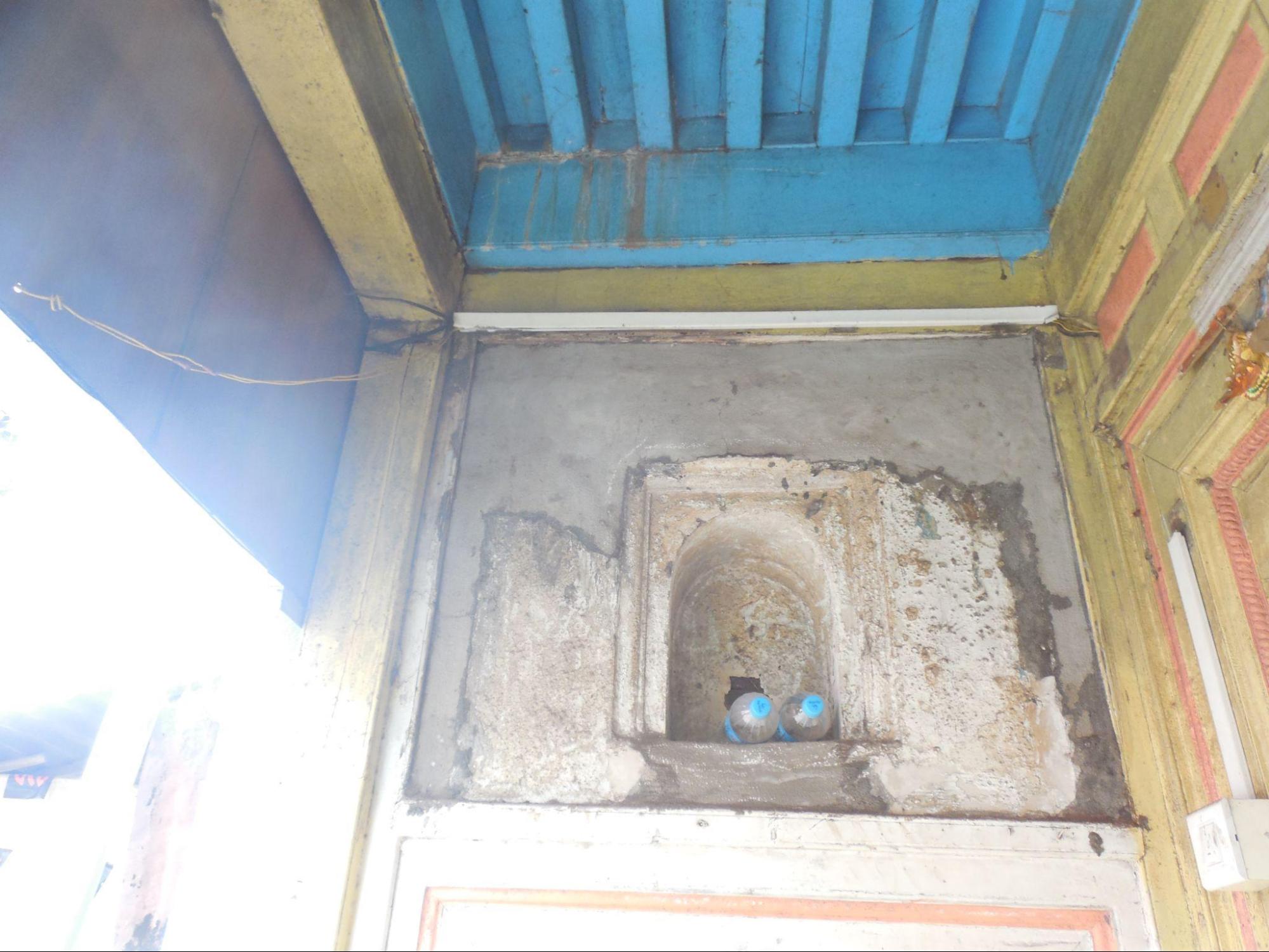 A devli which is used to place Murtis of Devtas and Devis. As they hold their murtis, notice how these Devlis are constructed higher up than other Devlis. It is said that they are structured in this way to denote importance to the Murti placed inside. (Source: CKA Archives)