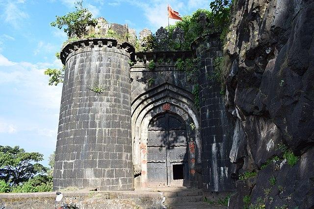 Main gateway of Ajinkyatara Fort with high buttresses, located near the northwest corner of the fort.[1]