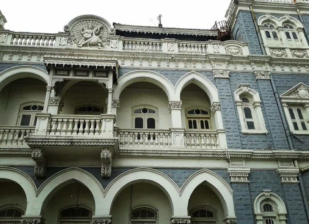 Phaltan Rajwada, located in Phaltan town of Satara district, blends Indo-Saracenic architecture Jain and Hindu styles.[8]