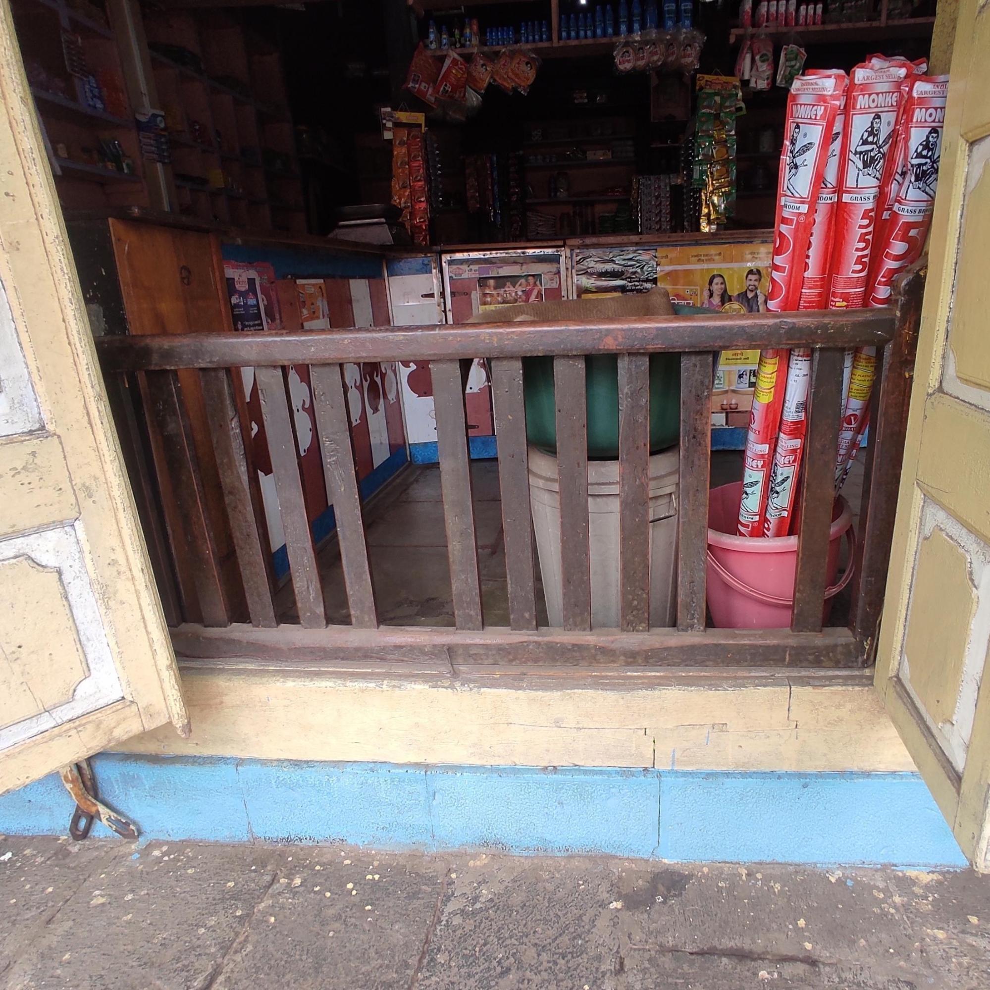 Wooden railing of the ground floor shop. Primarily functional in its purpose.(Source: CKA Archives)