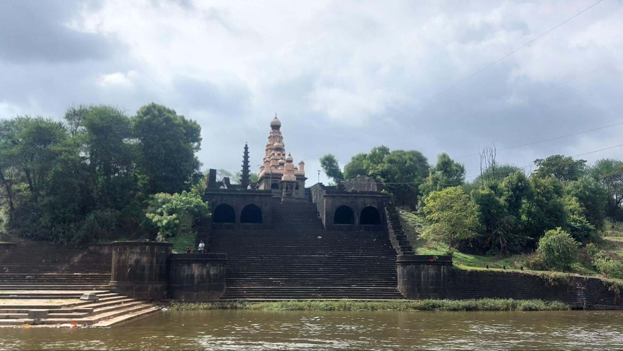 Confluence of the Krishna and Venna rivers at Sangam Mahuli, Satara. (Source: CKA Archives)