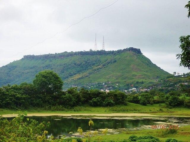 Ajinkyatara Fort. This historic site was once a 16th-century Silahara stronghold. During the Mughal era, it was referred to as Azamara.
