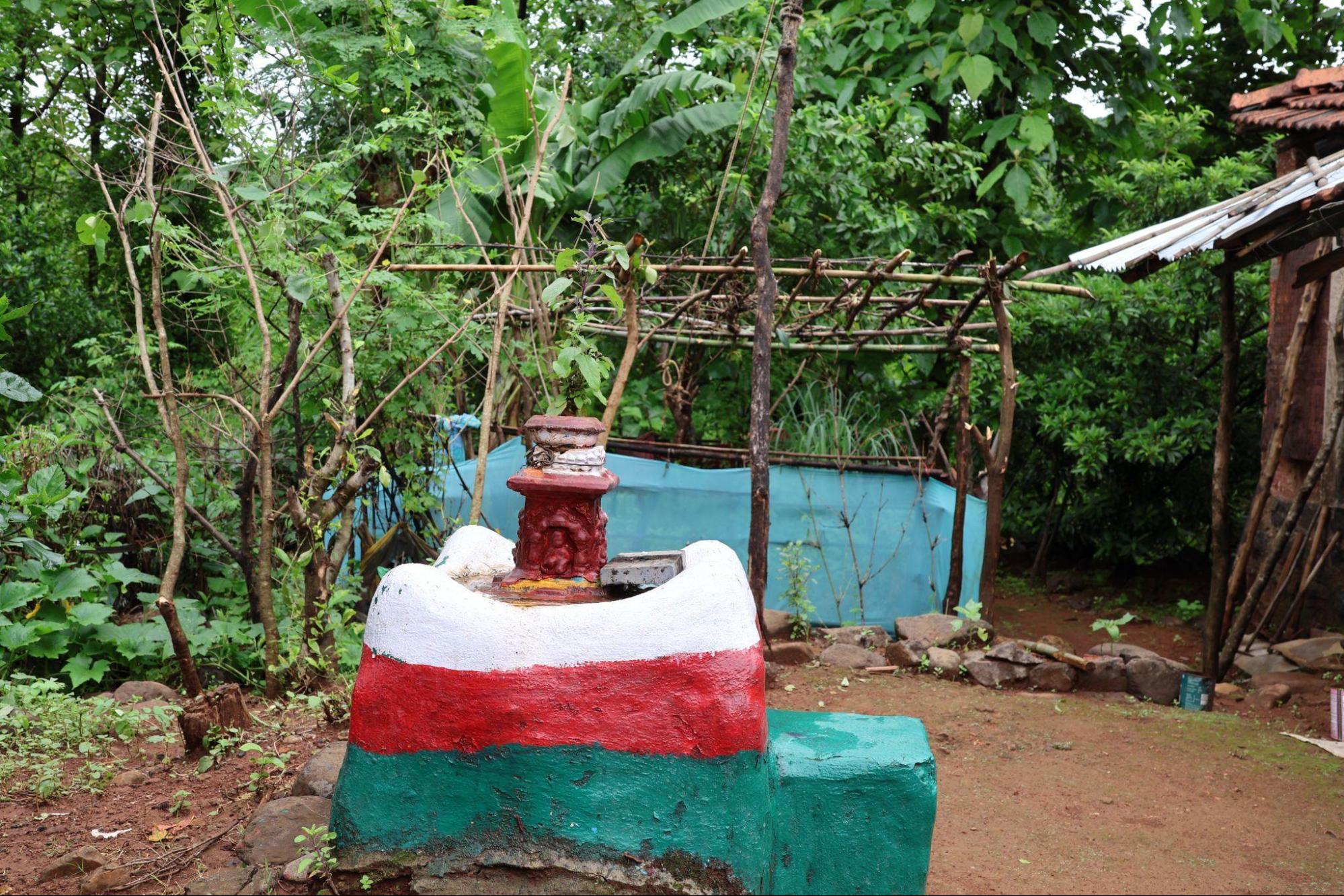 A raised Tulsi planter marks the front courtyard, whose placement and presence has become something that is tied to a cultural practice and can be commonly found across homes in Maharashtra. (Source: CKA Archives)