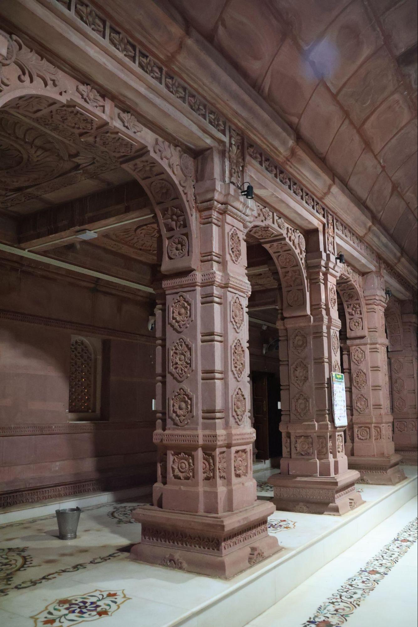 Intricately designed pillars inside the Sri Bandeshwar Mandir, which are likely indicative of the skilled craftsmanship seen in mandir architecture of the period. (Source: CKA Archives)