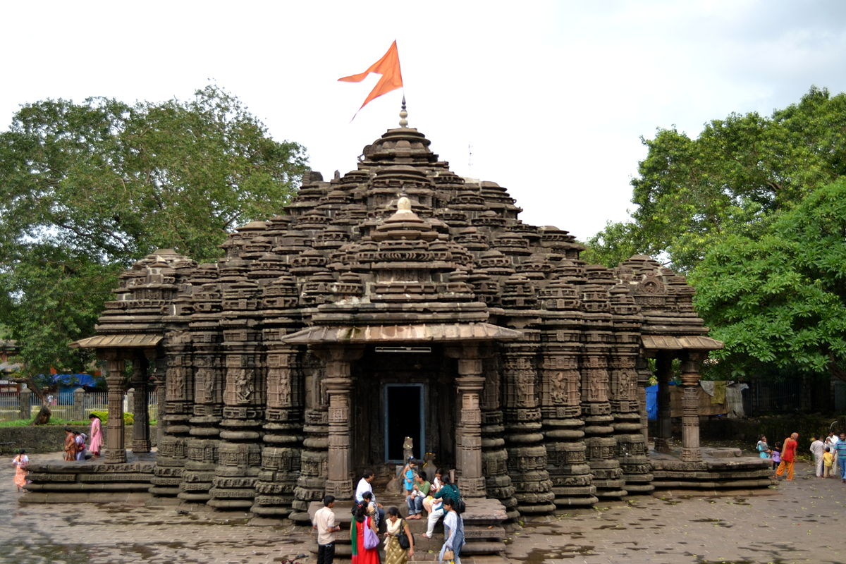 The Ambarnath Shiv Mandir is a Vesara-styleMandirbuilt in black basalt, blending Nagara and Dravidian architectural features.[1]