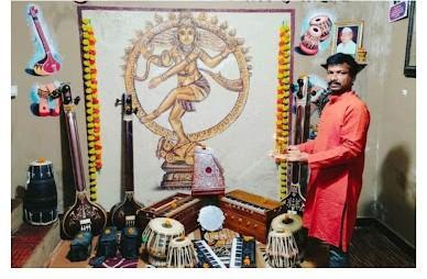 Traditional musical instruments used at Swarkunj Music Mahavidyalaya, Washim. (Source: CKA Archives)