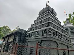 Hemadpanthi-style Shri Rangnath Swami Mandir, Wani, dedicated to Bhagwan Vishnu reclining on Sheshnag.[6]