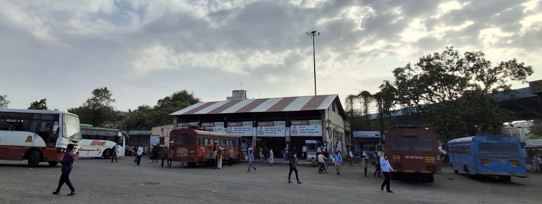 Inter-district buses lined up at the Pune Bus Stand of Ahilyanagar District. (Source: CKA Archives)