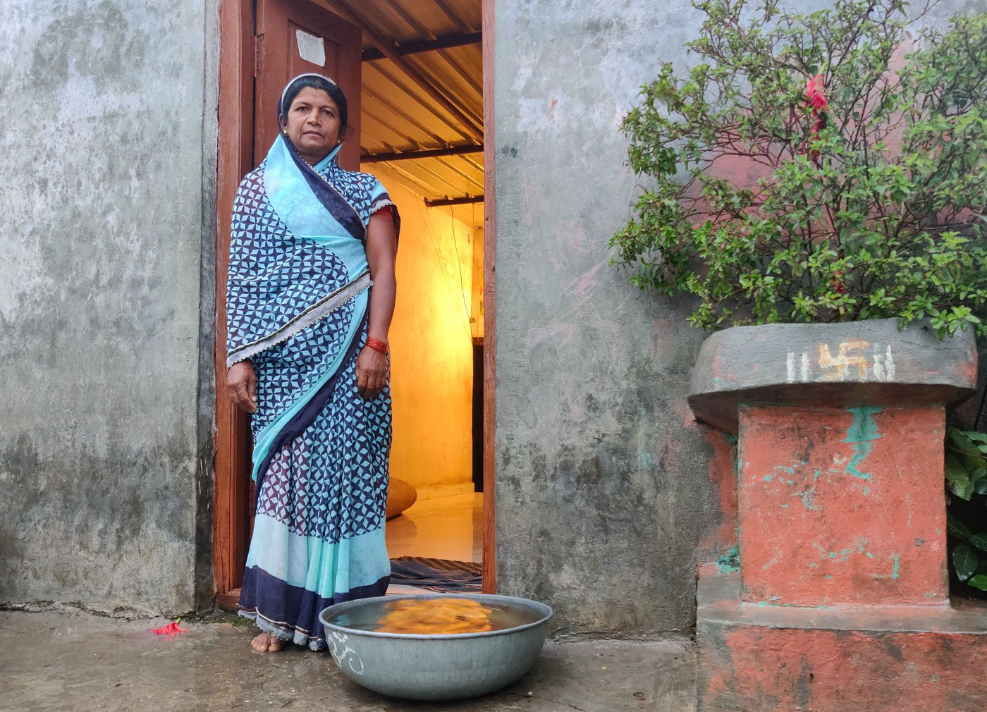 Sharda Gund lost 50 quintals of soybean in the torrential rains of October 2020 in Dharashiv.