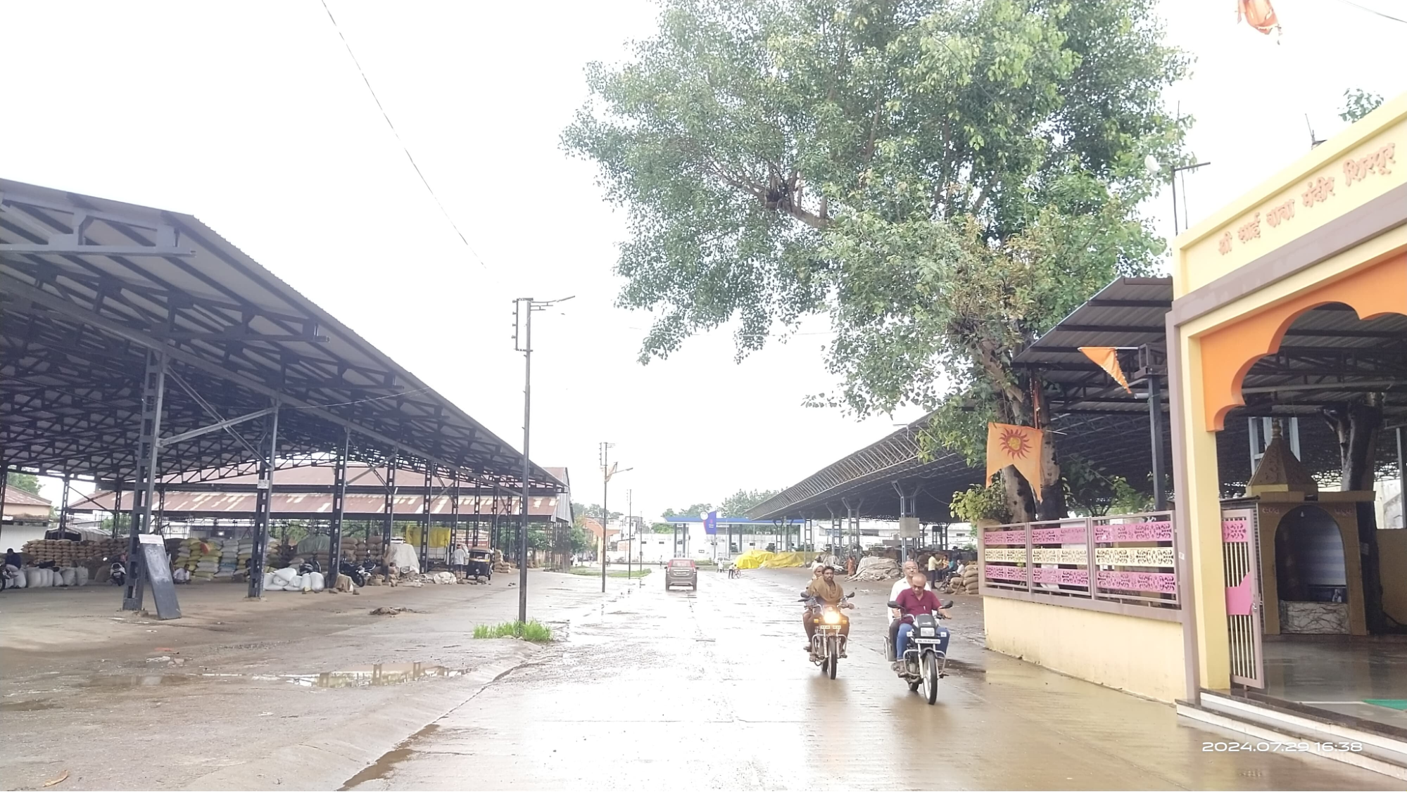 APMC markets are the backbone of the market structure in many districts. (Source: CKA Archives)