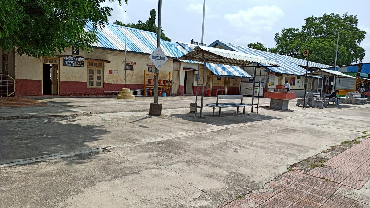 Dhule Railway Station, the district’s main rail terminus connecting it to Chalisgaon and other major routes.
