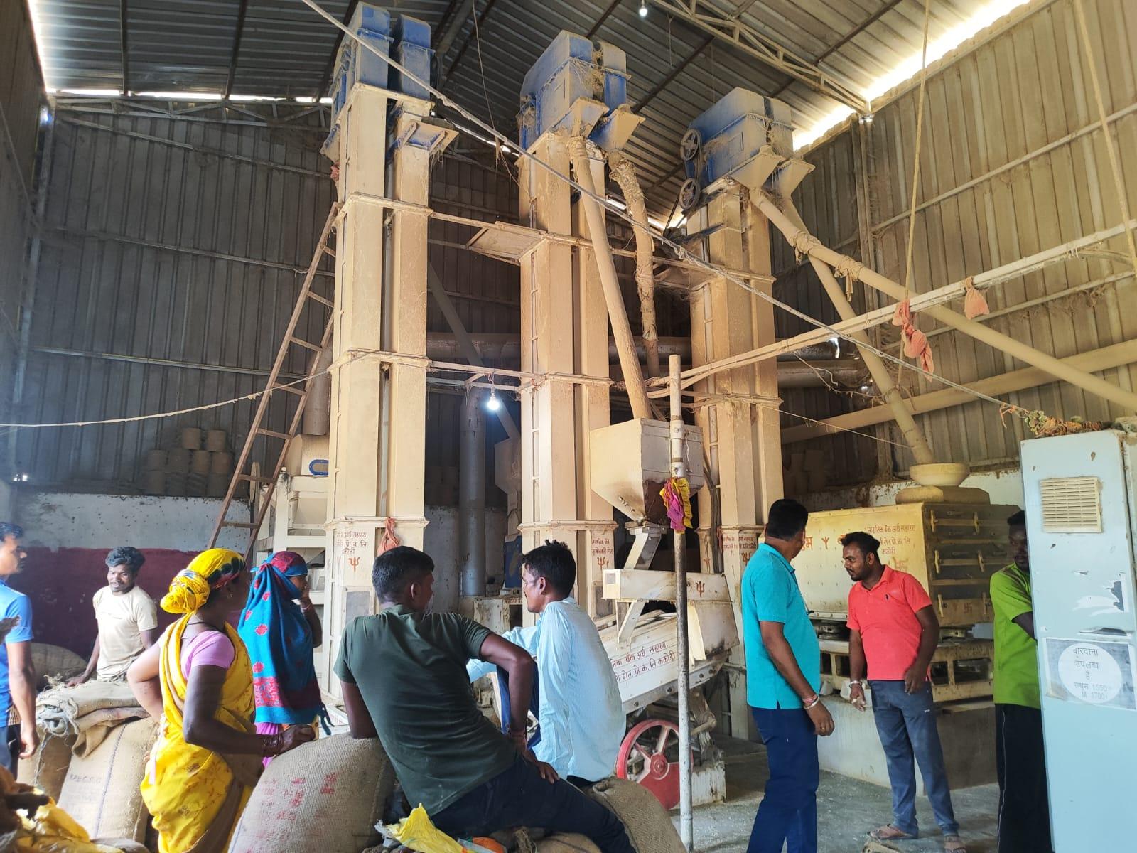 Cleaning & Grading Unit at the Krushiunnati Farmer Producer Company Limited. (Source: CKA Archives)