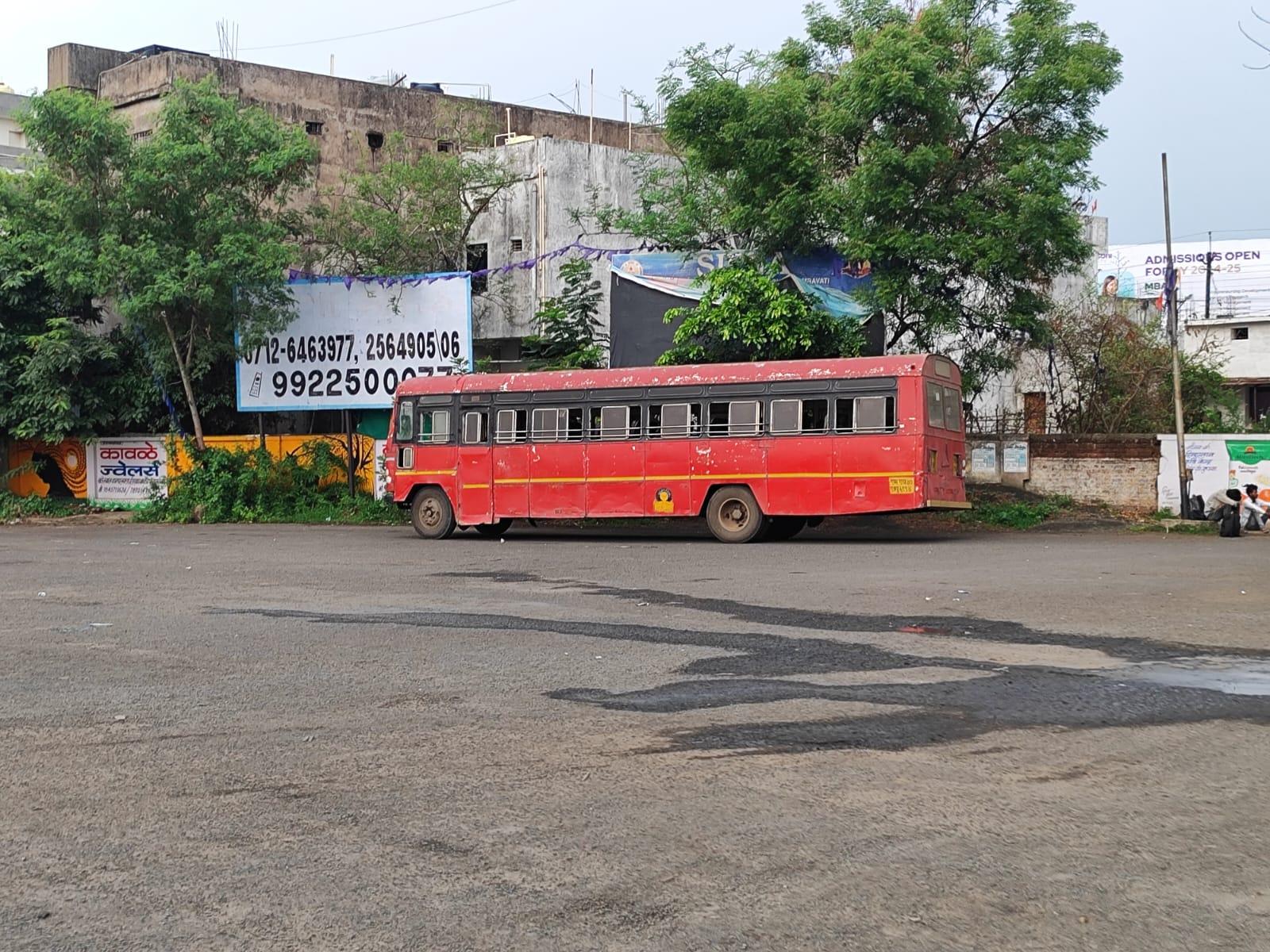 A Lal-Pari bus of MSRTC. (Source: CKA Archives)