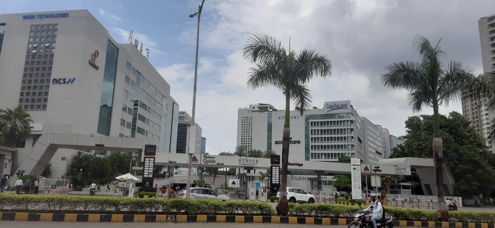An IT complex in Phase 1 of the Rajiv Gandhi Infotech Park (Source: CKA Archives)
