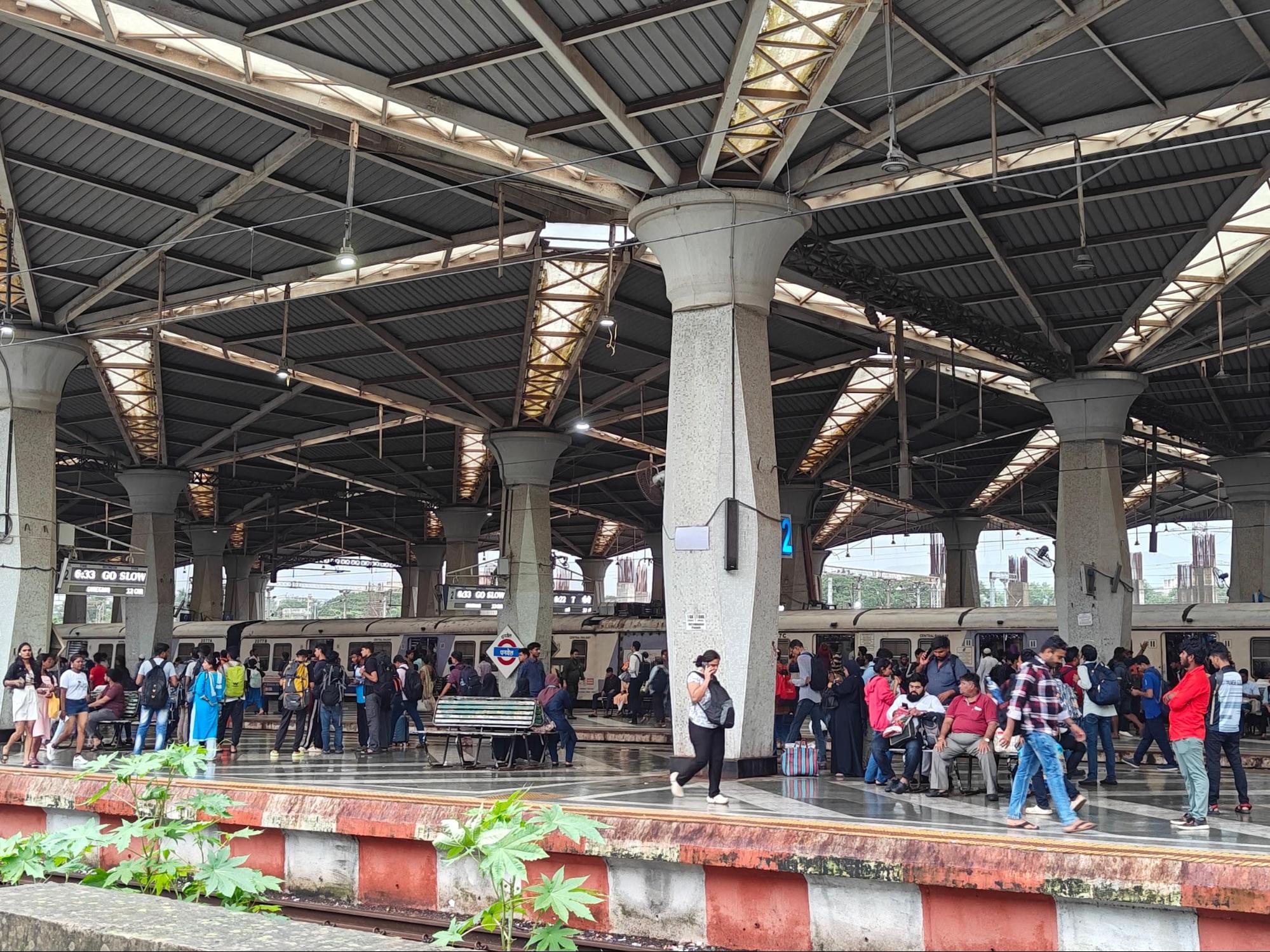 Suburban railway platform at a major junction in Raigad district, handling daily commuter traffic and regional services. (Source: CKA Archives)