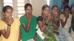 Distribution under the Walawalkar Ladoo Yojana in Ratnagiri district.[3]