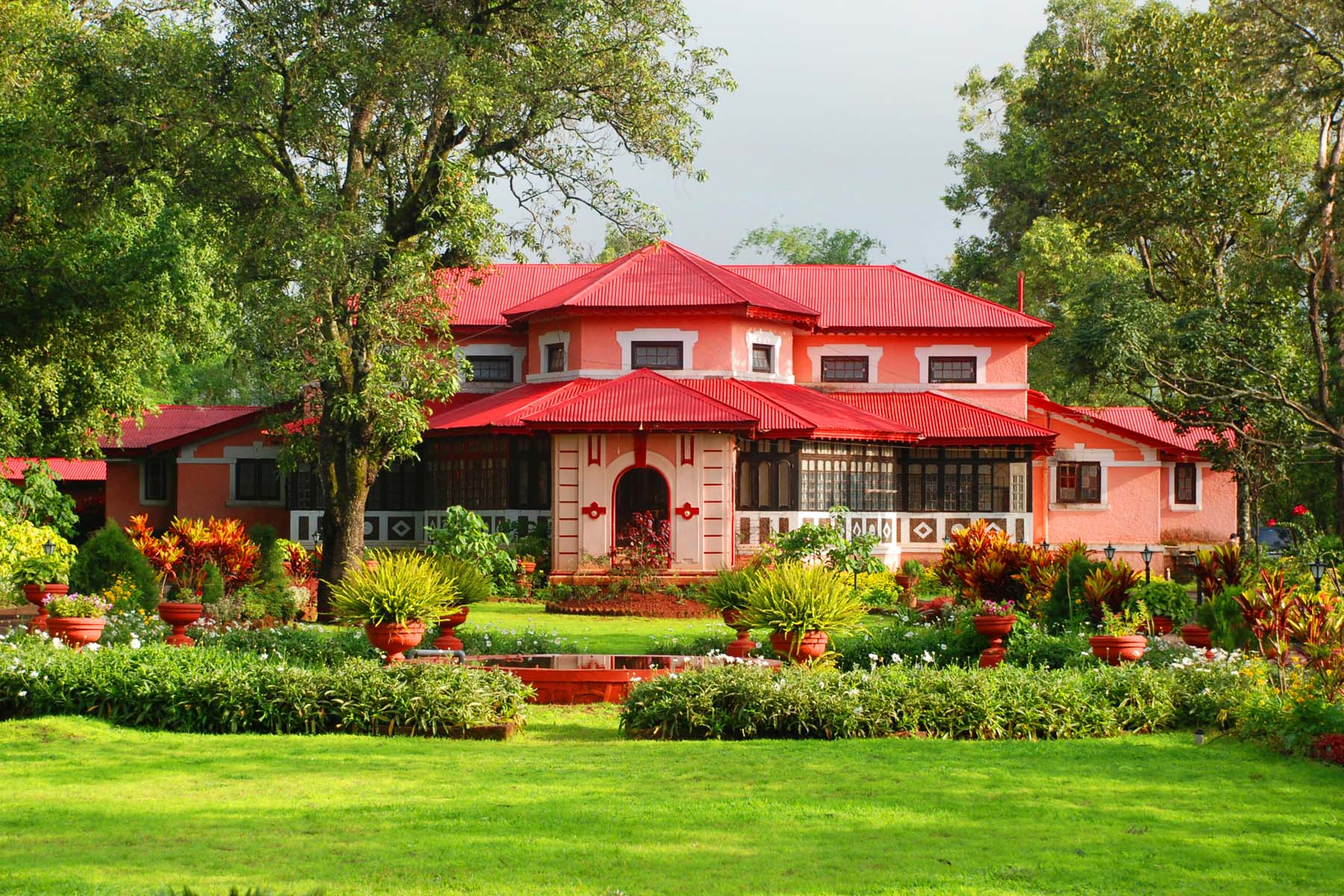 St. Peter’s School, a boarding school in Panchgani. Notably, Freddie Mercury, the lead singer of the English rock band Queen, attended this school during his early years.