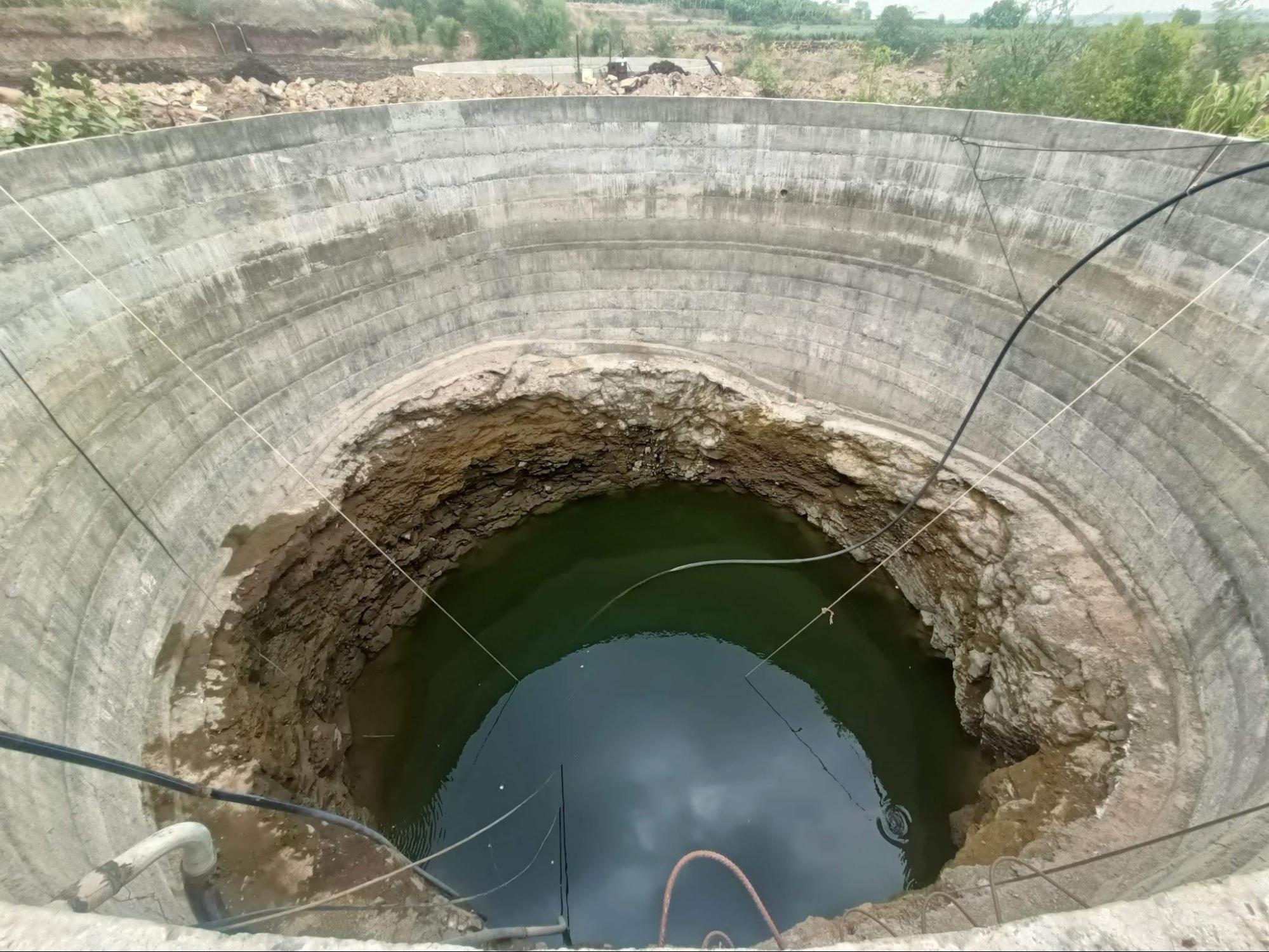 Pipelines are being used to pump out groundwater from the well for irrigation (Source: CKA Archives)